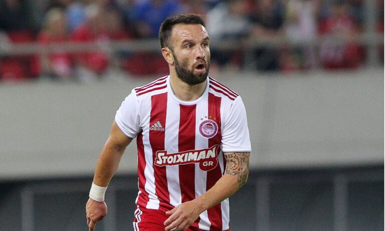 Ο Βαλμπουενά υπερφορτώνει και «φτιάχνει» τους ακραίους