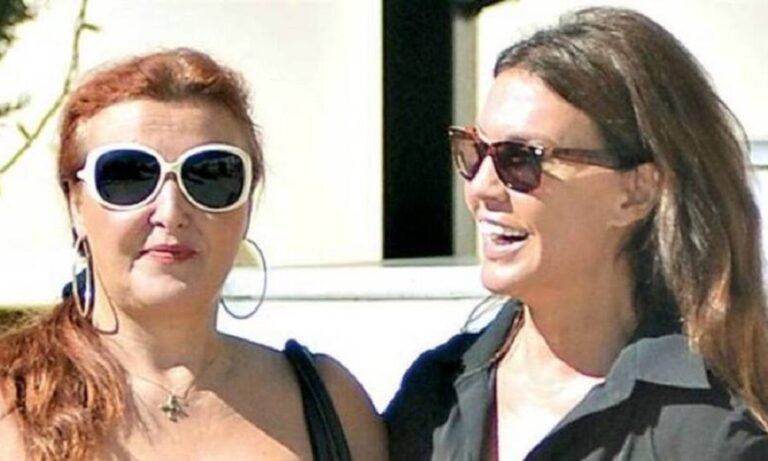 Βάνα Μπάρμπα: Βαρύ πένθος – «Έφυγε» από τη ζωή η αδελφή της