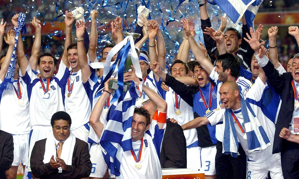 Euro 2004: Τα πρωτοσέλιδα του Έπους