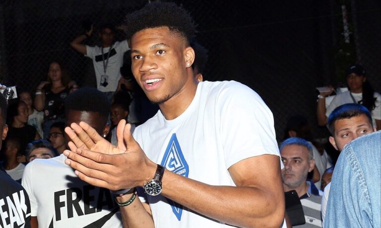 Αντετοκούνμπο: Τουρίστας τον άγγιξε και… τρελάθηκε! (vid)