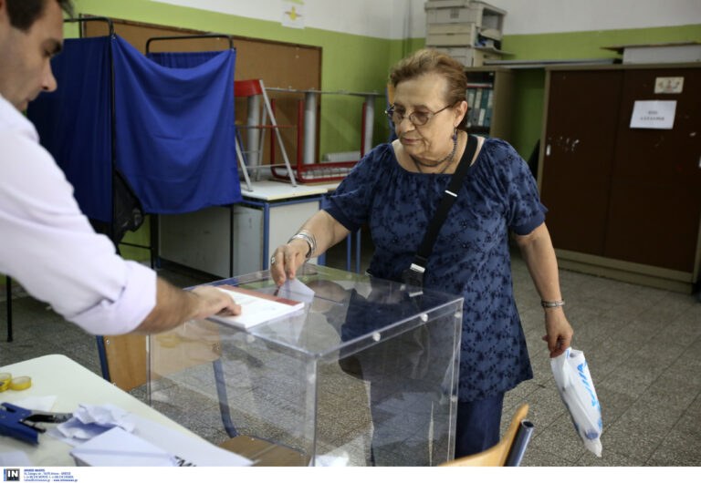 Εκλογές 2019: Ομαλά εξελίσσεται η διαδικασία στα Εξάρχεια