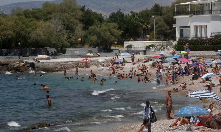 Καιρός: Καύσωνας με βροχές και καταιγίδες