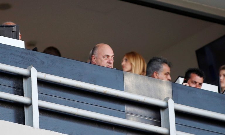 Μπέος για Πασχαλάκη: «Θα έφερνα κουρέα για να ξυρίσει το κεφάλι»!