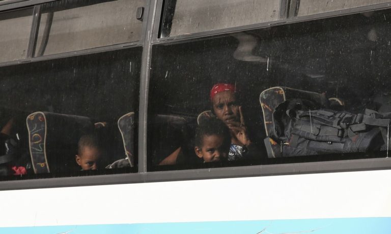 Εξάρχεια: Επιχείρηση σε 4 υπό κατάληψη κτήρια (pics)