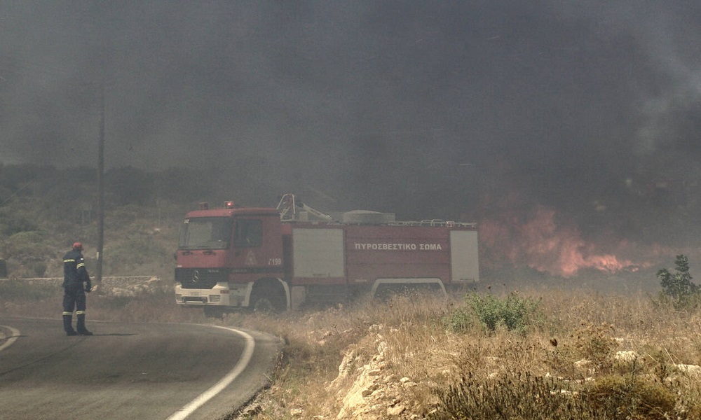 Φωτιά στην Ελαφόνησο: Στάχτες το 25% του νησιού! (vids)