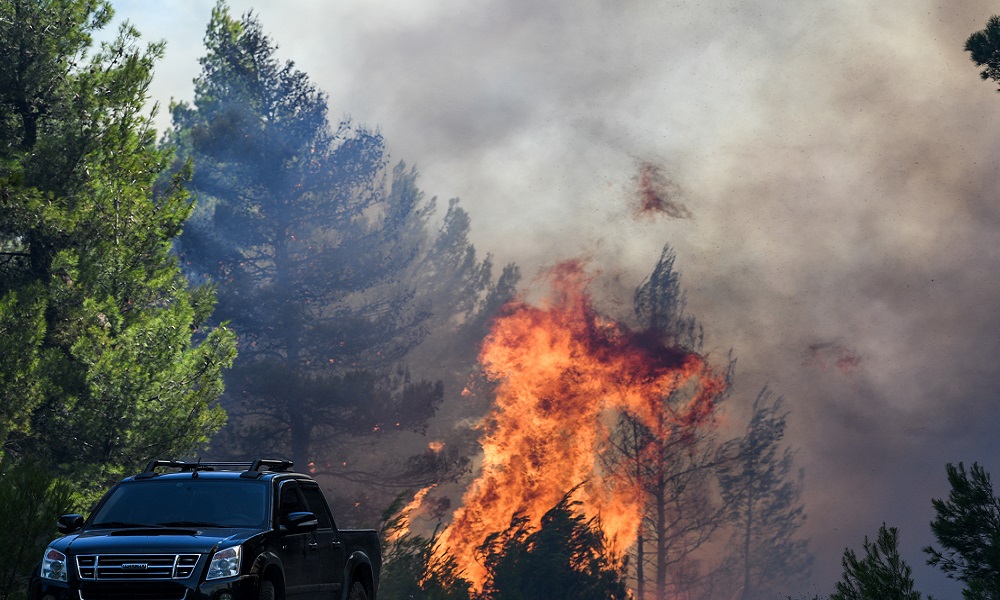 Φωτιά στην Κέρκυρα: Δύο πύρινα μέτωπα σε δύσβατα σημεία