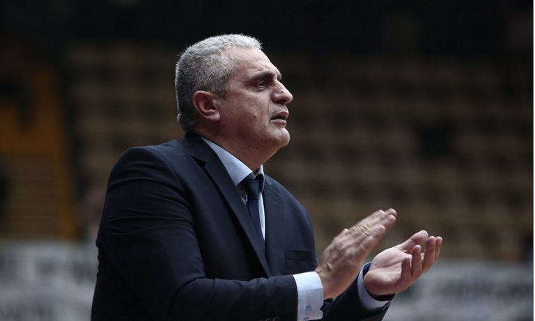 Πεδουλάκης: «Μας ανησυχεί η ίωση που έχει μπει στην ομάδα»