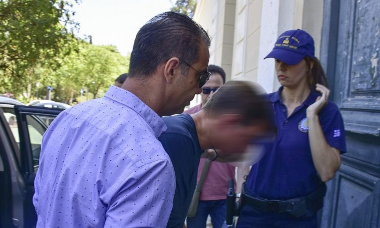 Πόρτο Χέλι: Κατηγορίες για διπλή ανθρωποκτονία εξ αμελείας στον χειριστή του φουσκωτού