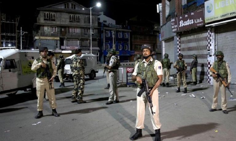 Κασμίρ: Ανακαλεί τη συνταγματική αυτονομία του η Ινδία