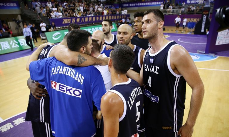 Εθνική: Έφτασε στη Ναντζίνγκ, τα βλέμματα στον Γιάννη (vid)