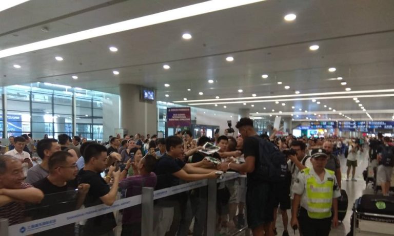 Εθνική Ελλάδας: Έφτασε στην Κίνα, λατρεία για Γιάννη (pics)