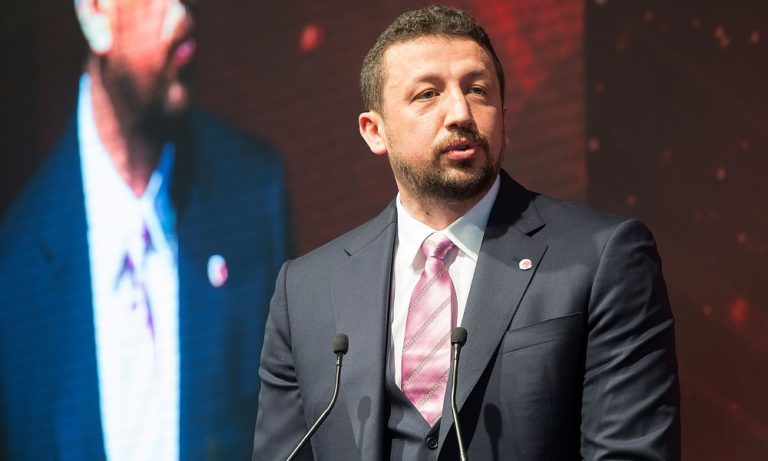 Τούρκογλου: «Ντροπή FIBA, μας έκλεψαν το χρυσό»