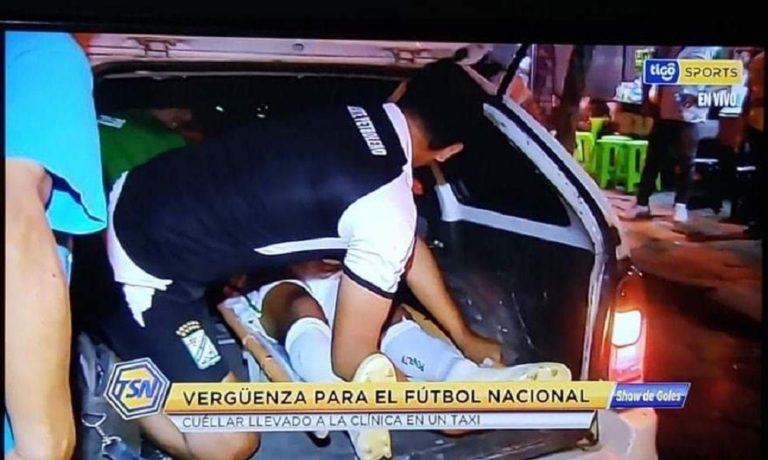 Ποδοσφαιριστής έπαθε κάταγμα και πήγε στο νοσοκομείο με τάξι! (vid)