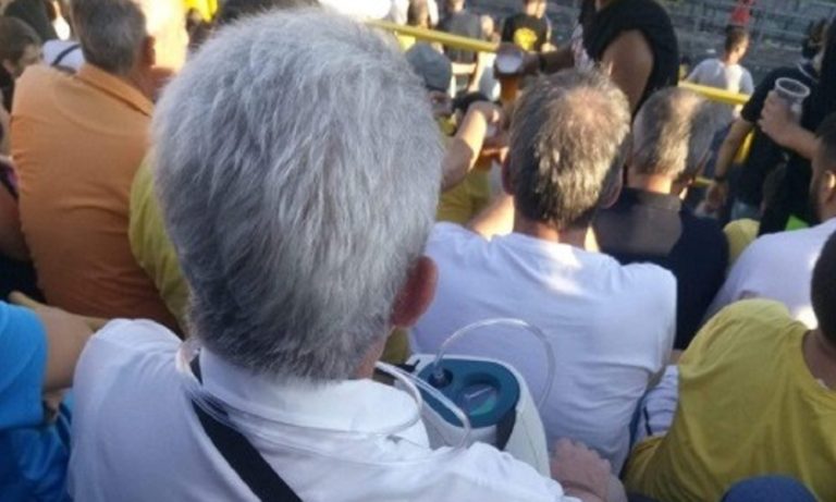 Συγκλονιστικός οπαδός του Άρη, στο Βικελίδης παρά την ιατρική υποστήριξη!