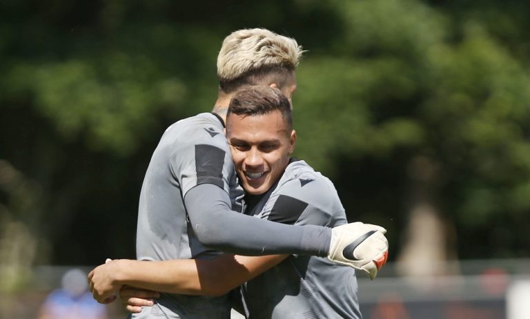 Τα… κανονάκια τελειώνουν για τους Πασχαλάκη, Ζαμπά