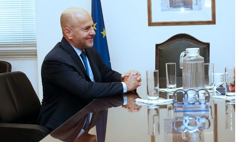 Αλαφούζος: Απέσυρε τη μήνυση στον Μαρινάκη