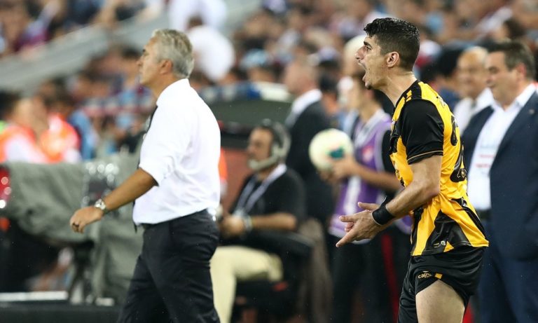 ΑΕΚ: Δίπλα στην ομάδα ο Πέτρος Μάνταλος