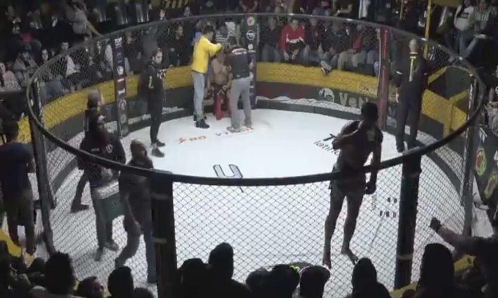 MMA: Ζήτησε και ήπιε μπύρα την ώρα του αγώνα (vid)