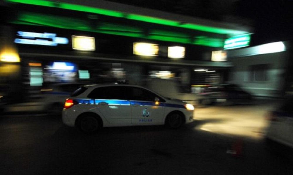 Κάραβελ: Οδηγός ΙΧ αυτοκινήτου πυροβόλησε εναντίον τουριστικού πούλμαν