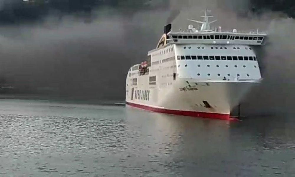 Φωτιά σε πλοίο με 538 επιβάτες στην Ηγουμενίτσα