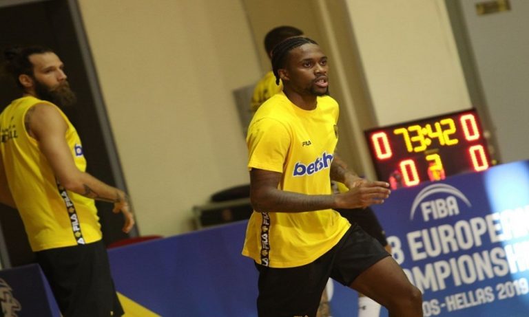 ΑΕΚ : Μέσα ο Ρέι, έξω ο Σλότερ