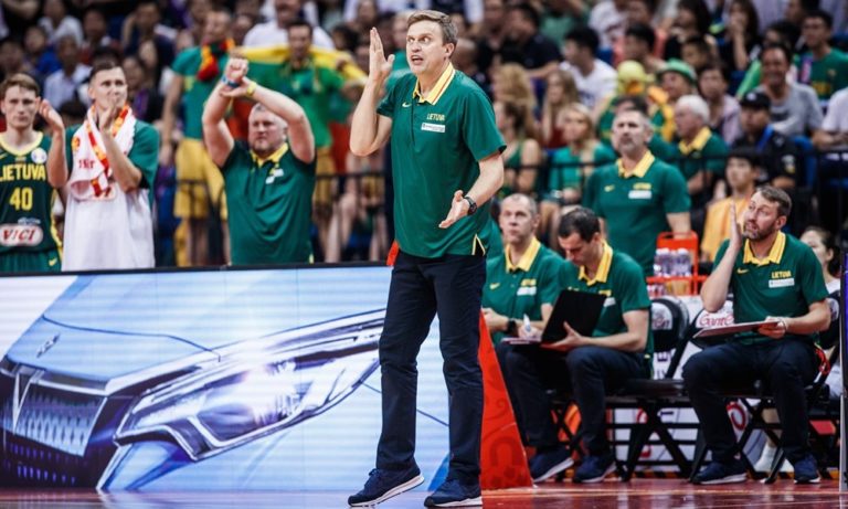 Αντομάιτις: «Αυτό δεν είναι μπάσκετ, είναι γαμ… αστείο» (vid)