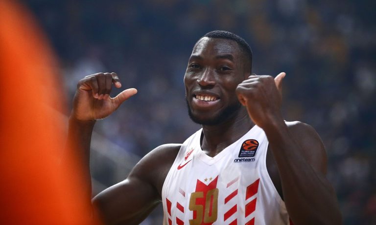 Ότζο: Ο ξεχωριστός γίγαντας από τη Νιγηρία