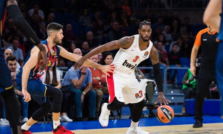 Απίστευτο κάρφωμα του Πολ πάνω στον Βόιγκτμαν! (vid)