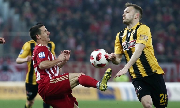 Super League 1: Το ντέρμπι Ολυμπιακός – ΑΕΚ δεσπόζει