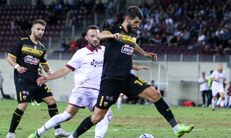 Ολιβέιρα: Εξαλλος με το γήπεδο -«Είναι ντροπή!»