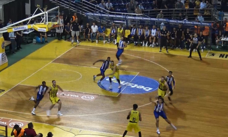 Άρης: Δείτε το φάουλ του Χάνλαν στον Γκετσεβίτσιους (vid)