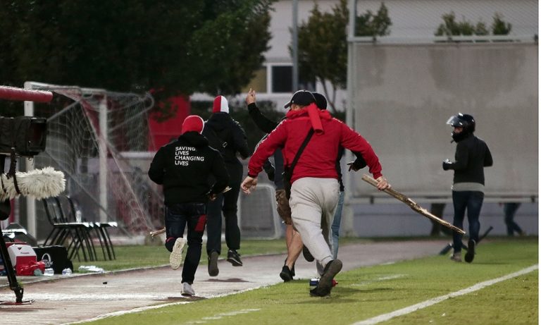 Ολυμπιακός: «Δεν έχουν θέση στην οικογένειά μας»