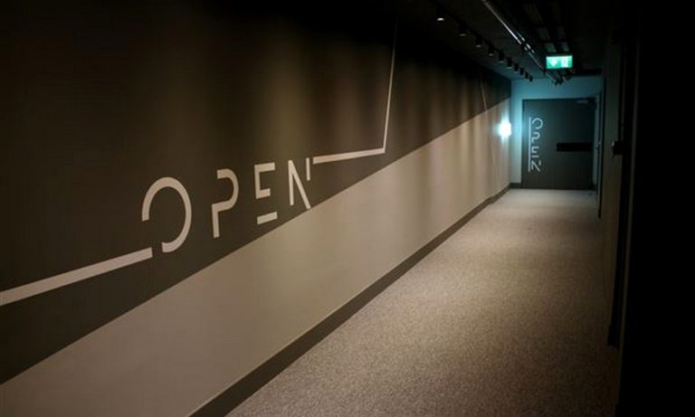 Open: Ξαφνική αποχώρηση παρουσιάστριας από το κανάλι (pic)