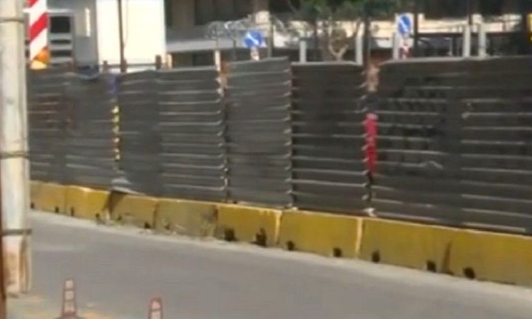 Θεσσαλονίκη – Βίντεο σοκ: Αυτοκίνητο τίναξε στον αέρα 23χρονη (vid)