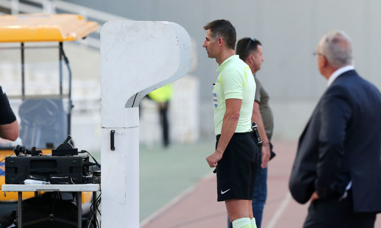 Έλεγχος διαιτησίας: Tα… μάζεψε το VAR