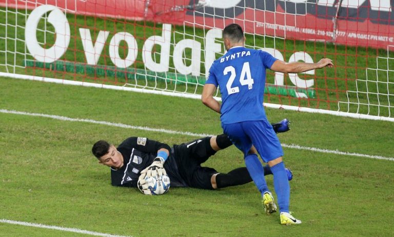 Λαμία: «Πονοκέφαλος» με Λουκά Βύντρα