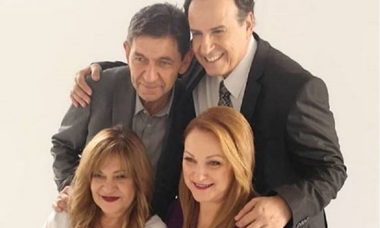 Το «Καφέ της Χαράς»: Αυτό είναι το νέο κορίτσι του Μανωλάκη (pic)