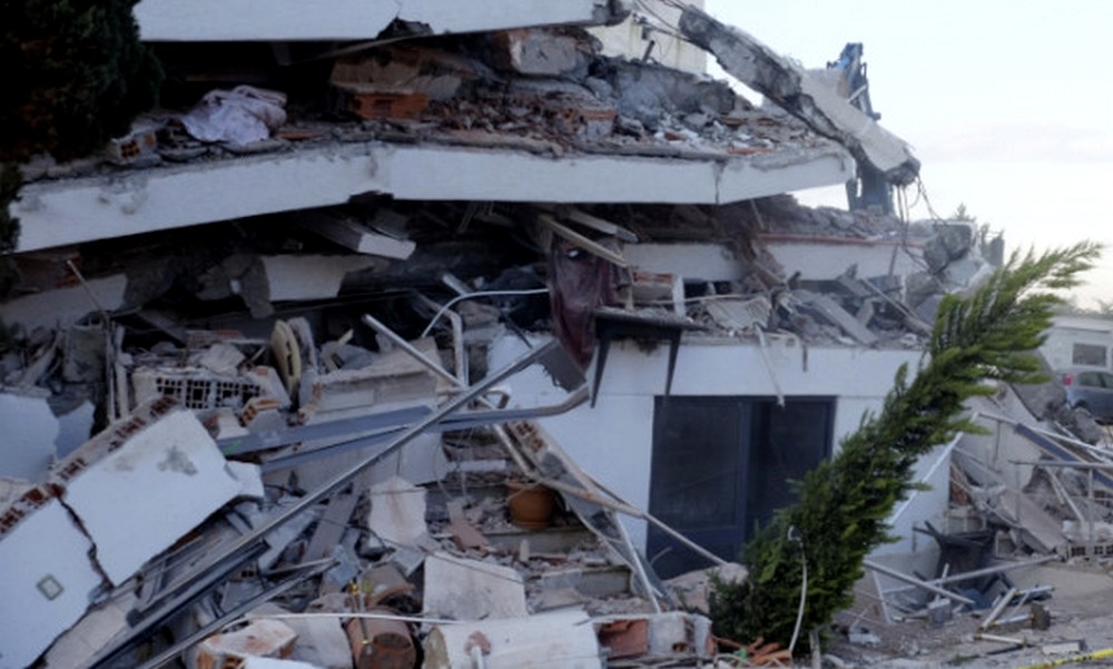 Αλβανία: Θρήνος για τους 25 νεκρούς – Δομές φιλοξενίας για τους σεισμόπληκτους