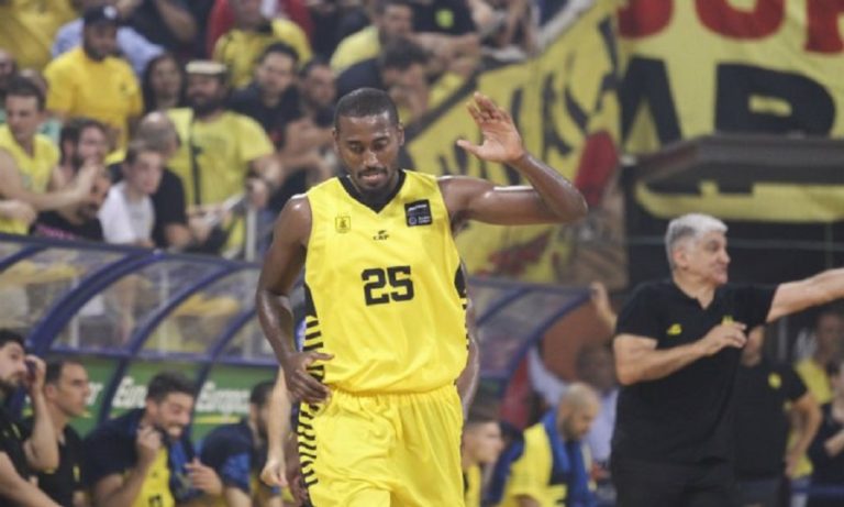 Άρης: Λύθηκε το ban, αγώνας δρόμου για το δελτίο του Φιτζπάτρικ