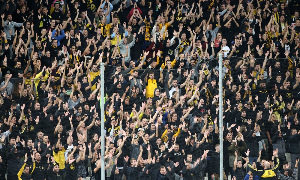 ΑΕΚ: Οπαδοί στο ξενοδοχείο! -Γκάζια σε παίκτες!