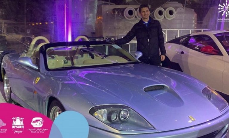 Δώρο αστραφτερές Ferrari σε Λουτσέσκου και παίκτες! (pics)