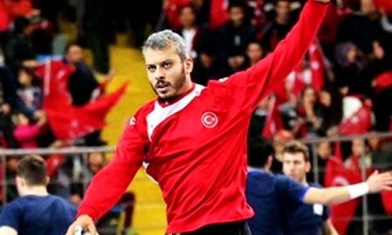 «Επίθεση» Τούρκων στη σελίδα της ΑΕΚ (pics)