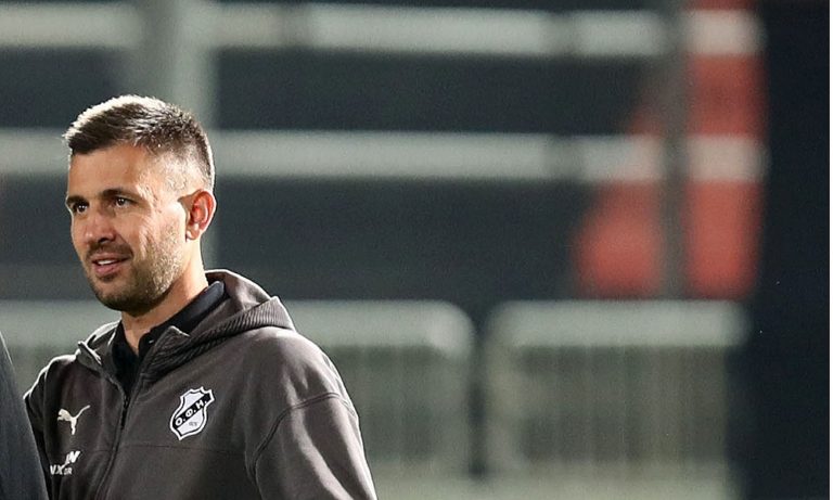 Βούρκωσε ο Σίμος: Τι είπε για τον πατέρα του και τον άτυχο φίλαθλο