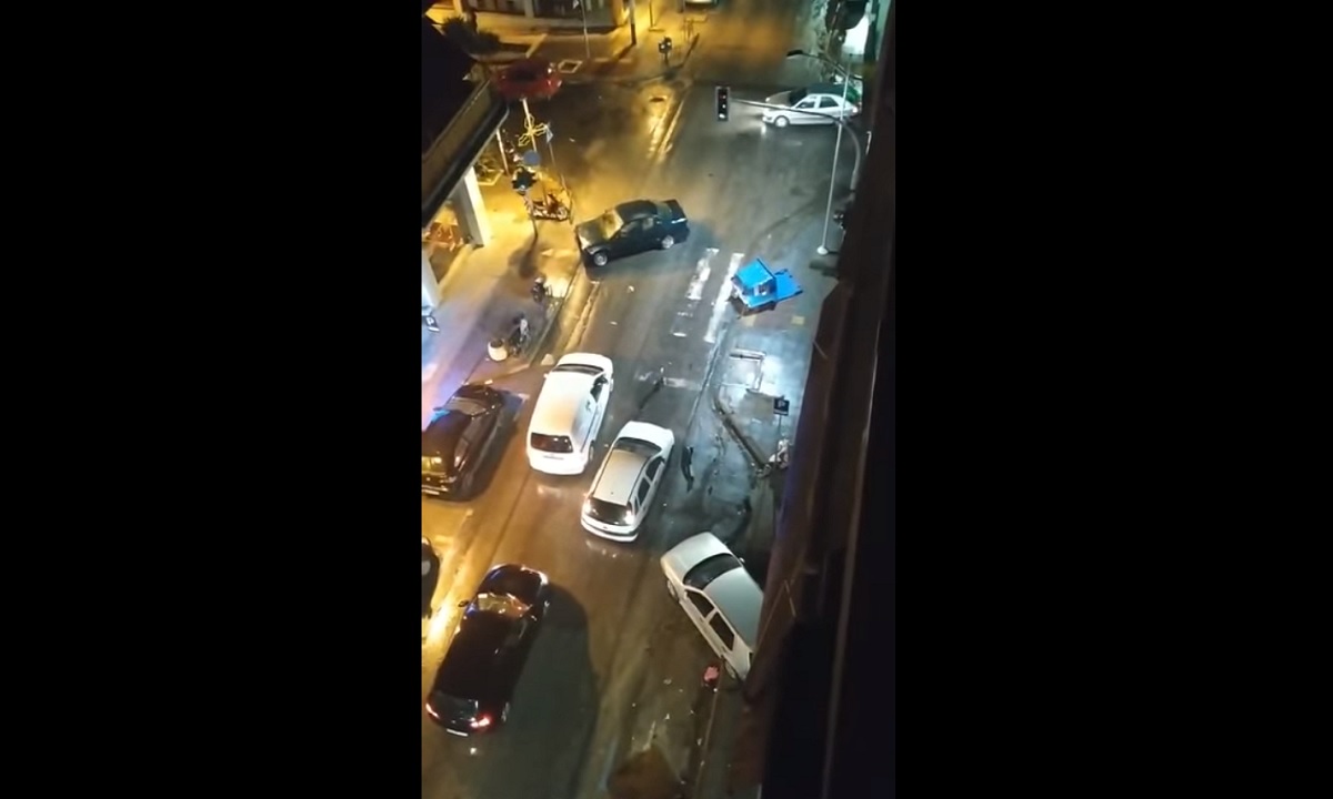Θεσσαλονίκη: Οδηγός τράκαρε και εξαφανίστηκε αφήνοντας το αμάξι του (vid)