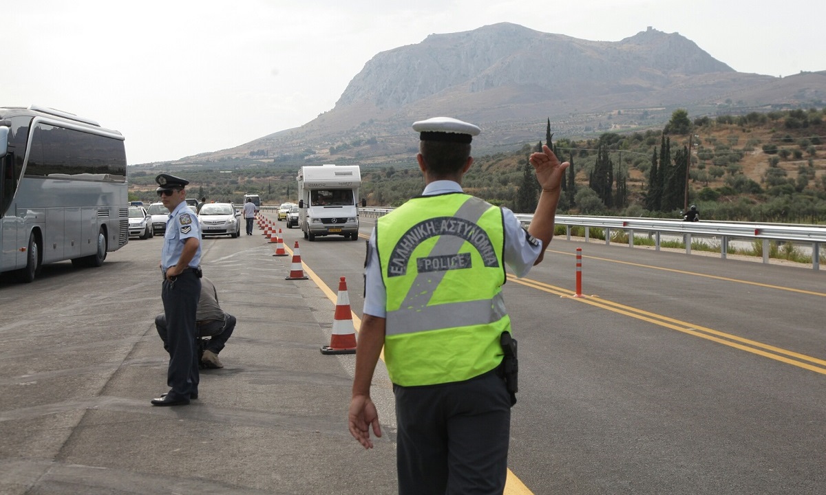 Κλειστή η λεωφόρος Ποσειδώνος στο Καβούρι