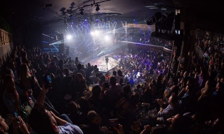 Μπουζούκια – γιορτές: Τόσο θα κοστίσουν Χριστούγεννα και Πρωτοχρονιά