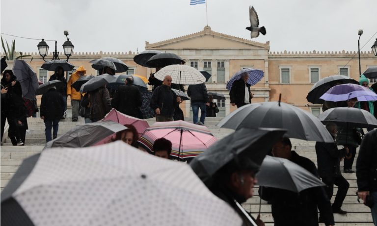 Καιρός 23/12: Βροχές και καταιγίδες