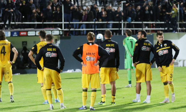ΑΕΚ: Τους τα έψαλλαν στα Σπάτα «Ξεφτίλες, δίνετε όρκους νίκης σε παιδιά!»