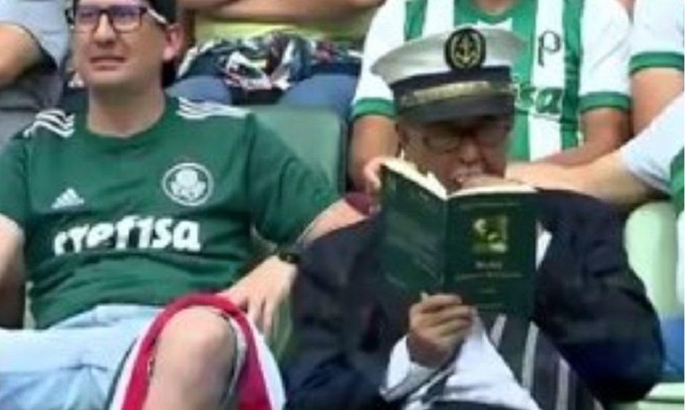 Βραζιλία:  Έδιωξαν από γήπεδο 67χρονο επειδή διάβαζε Καρλ Μαρξ!