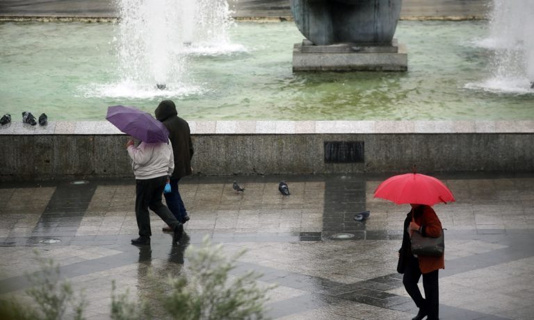 Η «Διδώ» δείχνει τα δόντια της – Ισχυρές καταιγίδες (vid)